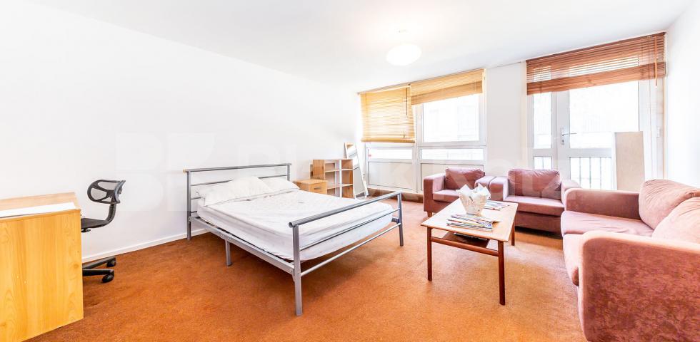 			UNDER OFFER!, 3 Bedroom, 1 bath, 1 reception Flat			 Stanhope Street, CAMDEN - EUSTON